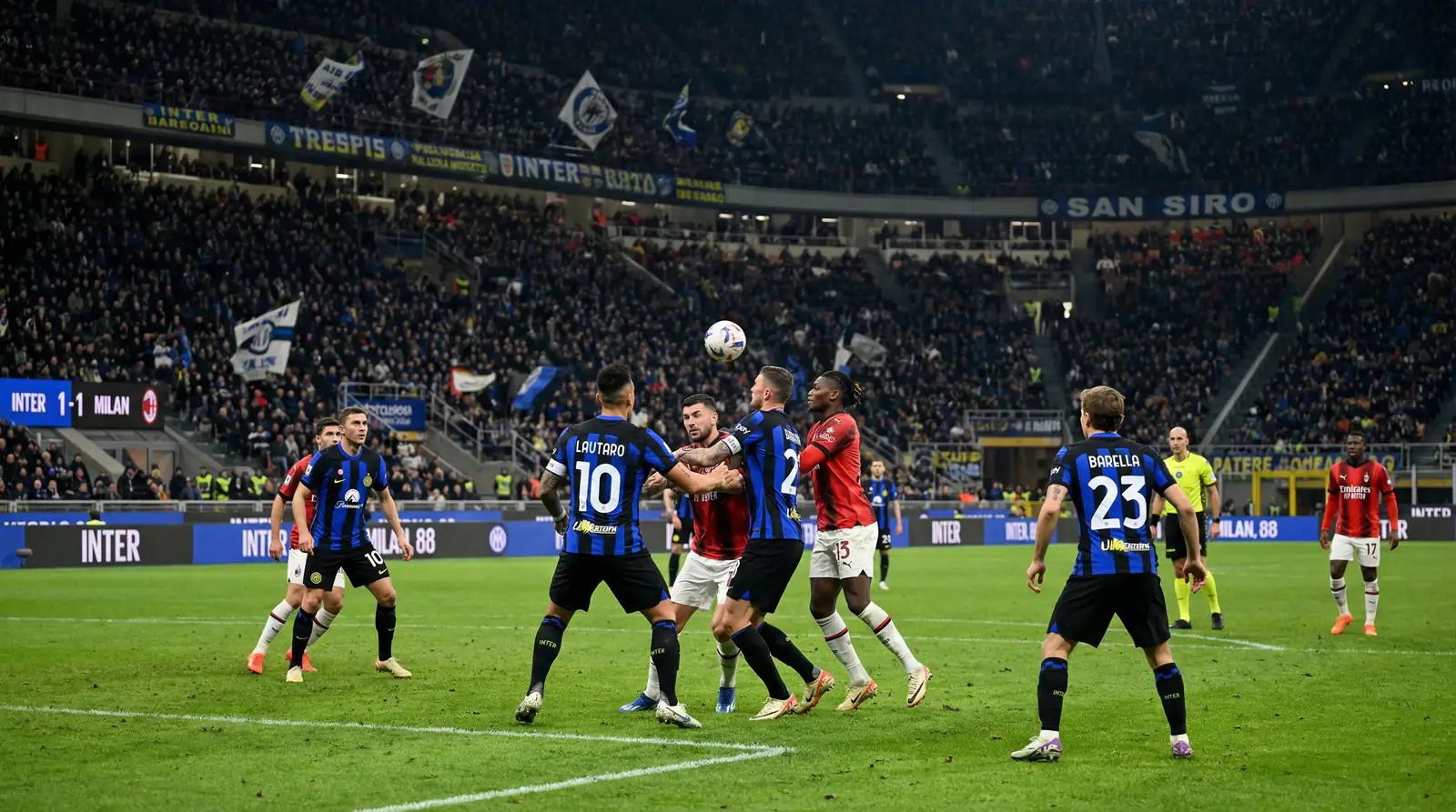 Jugadores del Inter de Milán disputando un partido de la Serie A 2025/26 en el estadio San Siro